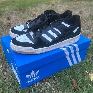 Adidas Men's Black and White Court Sneakers